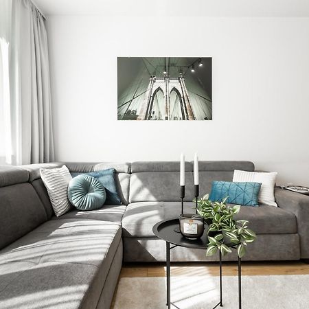 Apartament Near Sky Tower Free Parking For 2 Cars 브로츠와프 외부 사진